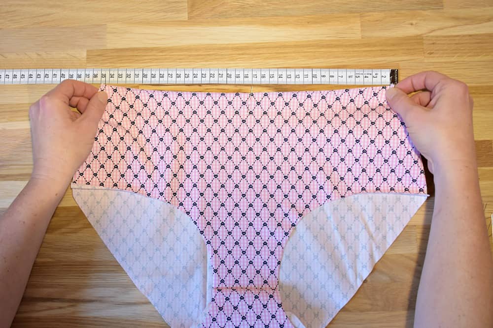 Breite der Taille messen Damenslip für Wäschegummi