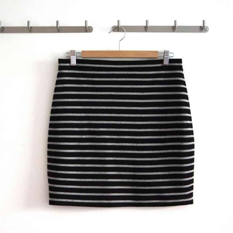 Sew a tight jersey skirt