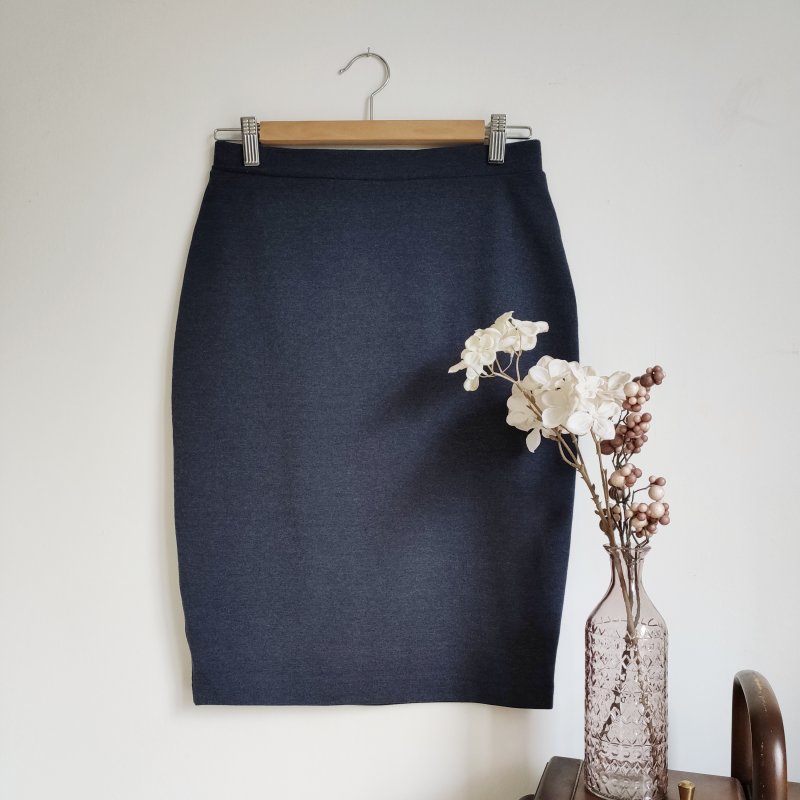 Free sewing pattern for a pencil skirt for women